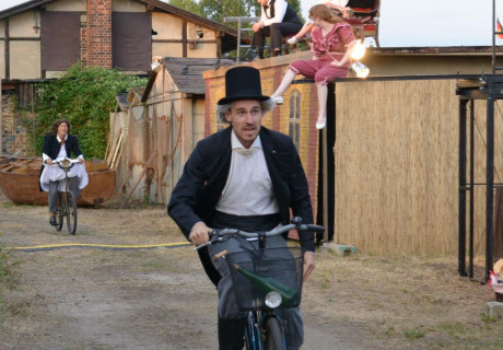 Das Spektakel 2019: Fontane am Zug – Neue Bühne Senftenberg – Tilo Esche und Katja Stoppe sowie Das letzte Kleinod auf den Spuren von Theodor Fontane