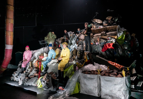 Grmpf – Schauspiel Köln – Mike Müller und Rafael Sanchez trösten über die Sanierungskatastrophe hinweg