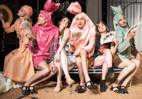 In den Straßen keine Blumen – Pınar Karabuluts Uraufführung von Charlotte Roos' Lorca-Adaption am Volkstheater München