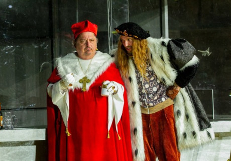 Luther – Nibelungenfestspiele Worms – Ildikó Gáspárs Uraufführung von Lukas Bärfuss' Stück zum 500. Jahrestag des Auftritts des Reformators vor dem Reichstag zu Worms