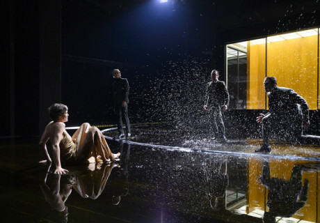 Medea – Schauspiel Leipzig – Markus Bothe lässt Hygienegebote auch in Euripides' Korinth einziehen