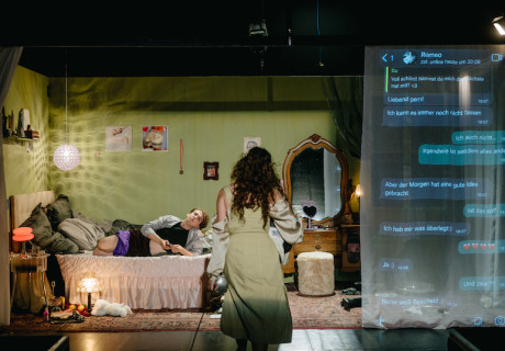 Romeo und Julia – Theater am Werk Wien – Cosmea Spelleken bringt Shakespeare ins Instagram-Theater