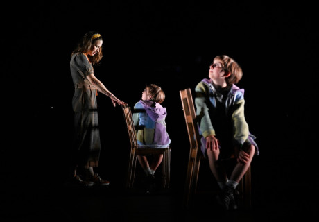 Die Erziehung des Rudolf Steiner – Schauspiel Stuttgart – Das Theaterkollektiv Dead Center schickt den Anthroposophie-Gründer durch die Spiegelwelt