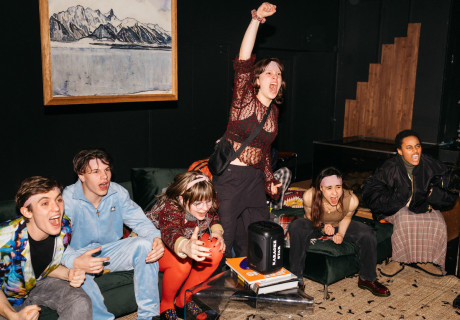 Valbella – Theater Neumarkt Zürich – Das AG Theater Rämibühl glaubt an das Gute im Menschen 