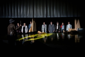 Wir sind keine Barbaren – Am Staatstheater in Meiningen inszeniert Annett Kruschke das Stück von Philipp Löhle 