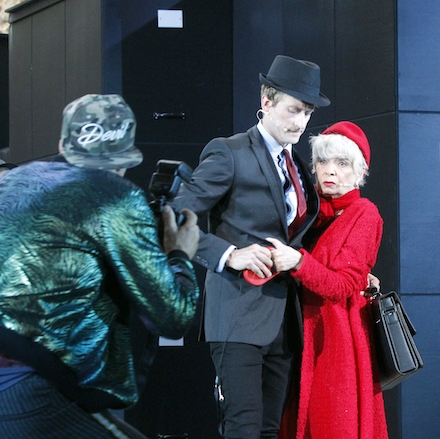 Der Prozess – Bad Hersfelder Festspiele – Festspiel-Intendant Joern Hinkel macht aus Kafkas Romanfragment eine Mischung aus Komödie und Medienkritik