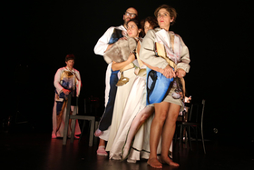 Kanon – HAU Berlin – She She Pop feiert das Bleibende der Postdramatik