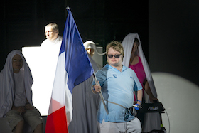 Marat / Sade – Schauspielhaus Bochum – Das Performancekollektiv Monster Truck dekonstruiert Peter Weiss' Lehrstück über die französische Revolution