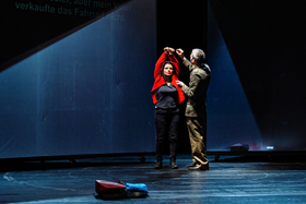 Reine Formsache – Theater an der Ruhr – Das Collective Ma’Louba prüft die Wirkmächtigkeit des Theaters in Kriegzeiten