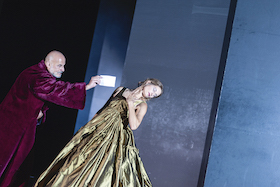 Don Karlos – Staatstheater Hannover – Laura Linnenbaum verzichtet bei Schiller auf Aktualisierung