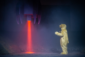 Was geschah, nachdem Nora ihren Mann verlassen hatte – Landestheater Linz – Charlotte Sprenger verwandelt das Lehrstück der Elfriede Jelinek in eine Farce