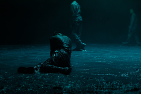 Composition (vor) IV – Schauspielhaus Zürich – Wu Tsang und Moved by the Motion eröffnen die Nach-Coronazeit und Abstandsregeln führen zu faszinierenden Lösungen