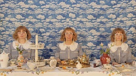 Alice – Schauspiel Kiel – Anna-Elisabeth Frick dreht einen kurzen, existenziell grundierten Theaterfilm sehr frei nach Lewis Carroll