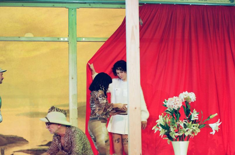 Schnittchenkauf3 1200 ApolloniaTheresaBitzan u