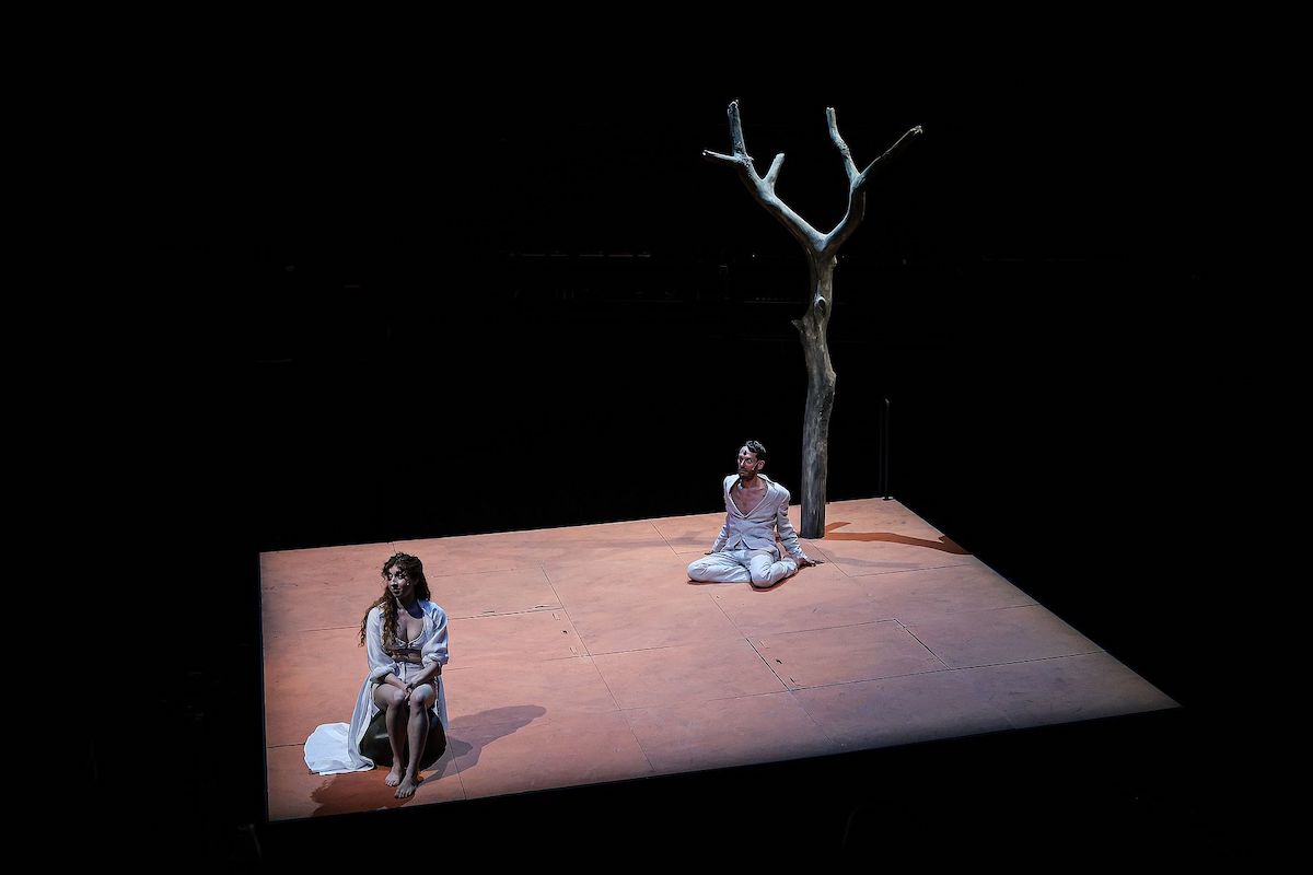 Welt Buehne Lysistrata macht Urlaub 3 C Zhamilya Sakhari u