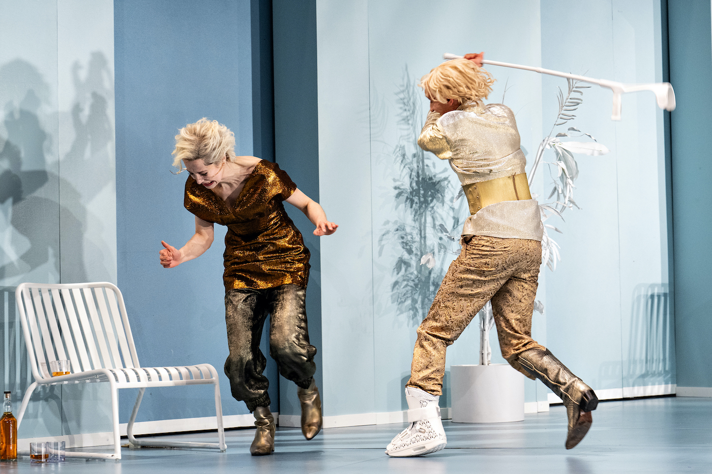 Katze Blechdach 3 CSusanne Reichardt u