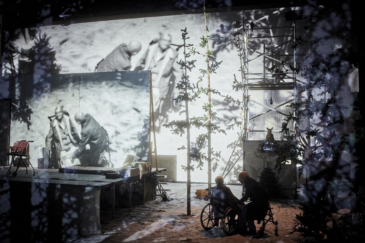 ILS NOUS ONT OUBLIES 0496 c Jean Louis Fernandez