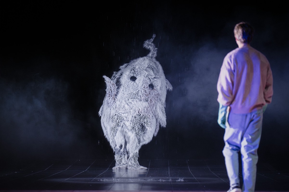 Er putzt 2 CMaximilianBorchardt u