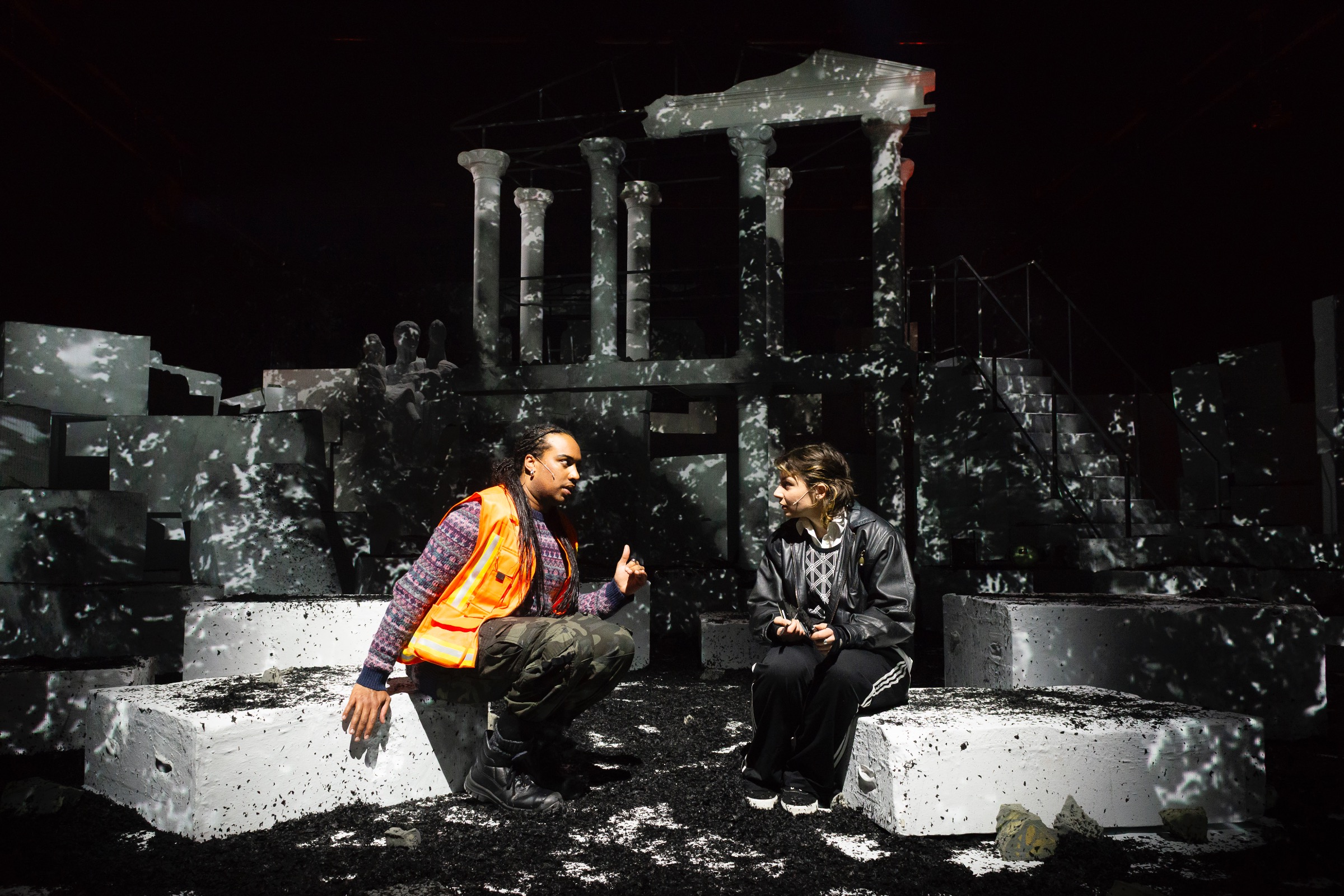 Burn Baby Burn 3 CJoerg Brueggemann Ostkreuz u