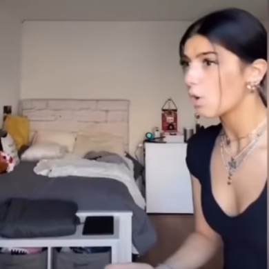 Dramatiker Konstantin Küspert über die Renaissance der Rampensau in sozialmedialen Theaterräumen