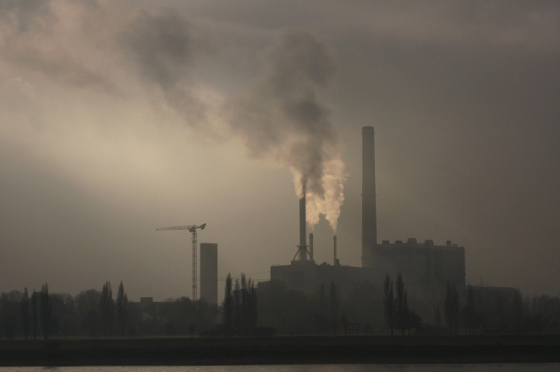 Smog 560 by Hildegard Armbruster pixelio de